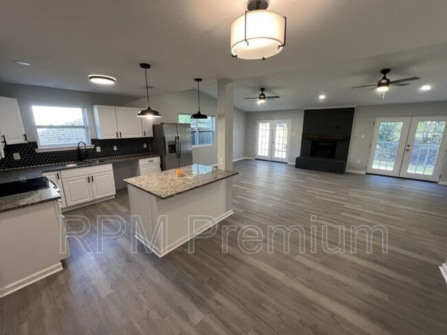 Building Photo - 8803 Orleans Dr