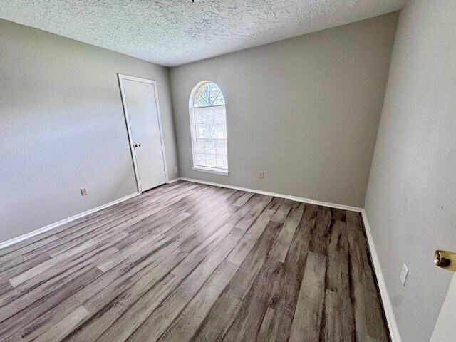 Building Photo - 5502 Maplegate Dr