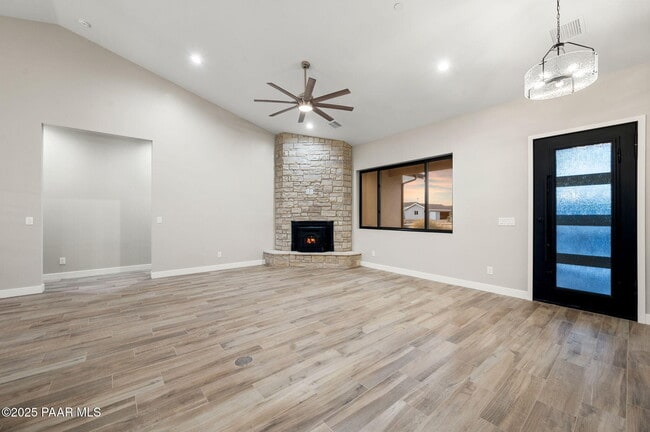 Building Photo - 4613 W Stazenski Rd