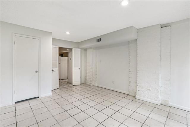 Building Photo - 903 Octavia St