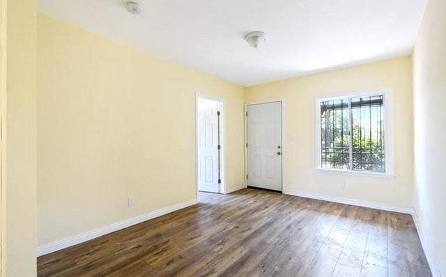 Living Room - 921 W 83rd St