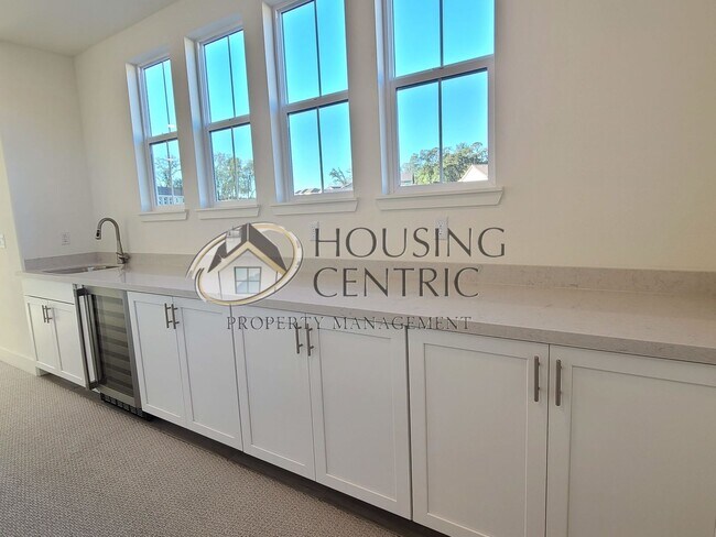 Building Photo - Exceptional Newer Construction Executive Rental in El Dorado Hills