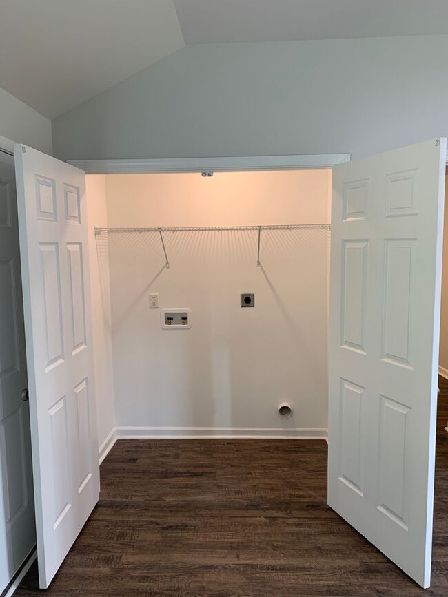 Building Photo - Don’t Miss This — Pre-Leasing 3-Bed, 2-Bath Home in Lakeside Cottages