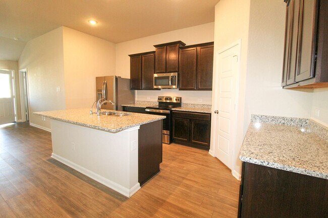 Building Photo - 7043 Diamond Vly