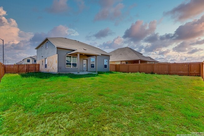 Building Photo - 2307 Clover Ridge