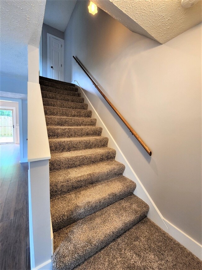 Building Photo - COMING SOON... Beautiful 2BR/1.5BA Townhouse in Hermitage Meadows!