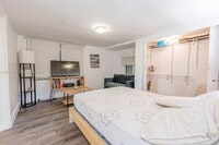 Building Photo - 528 SW 21st Ave