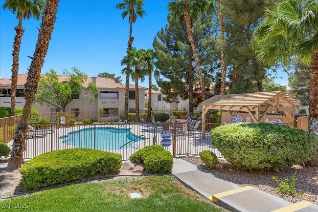 Building Photo - 2623 S Durango Dr