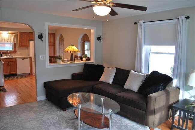 Building Photo - 161 Hadde Ave