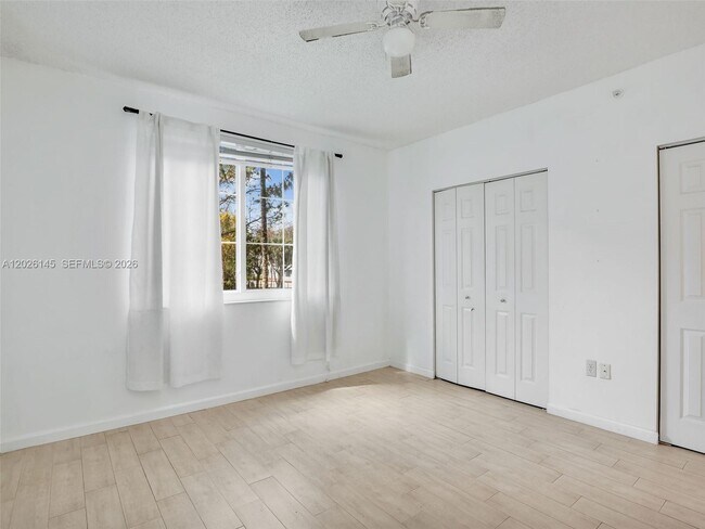 Building Photo - 1180 Reserve Way