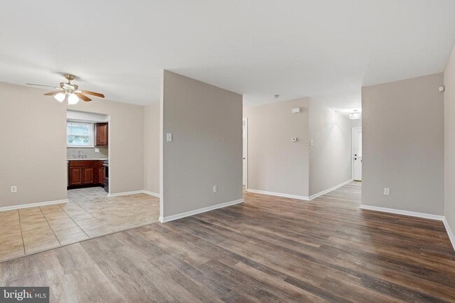 Building Photo - 4546 Rosemarie Dr