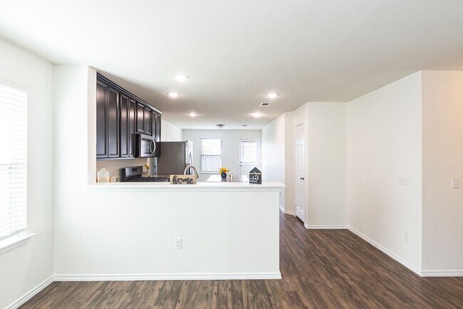 Building Photo - 2622 Summer Ln