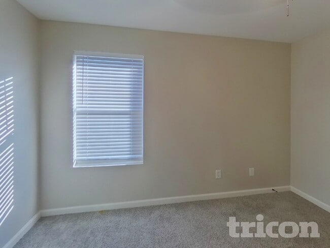 Building Photo - 12501 Shine Ave