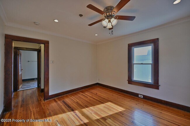 Building Photo - 1025 Ridge Ave