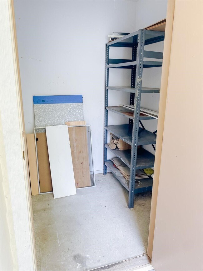 Building Photo - 14555 Wunderlich Dr