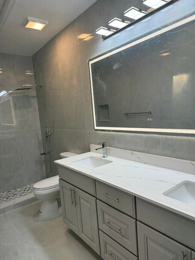 Building Photo - 23392 Mirabella Cir S