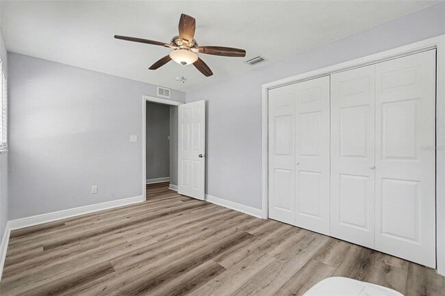 Building Photo - 8902 El Portal Dr