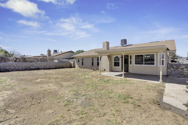 Building Photo - 3452 Tascosa St