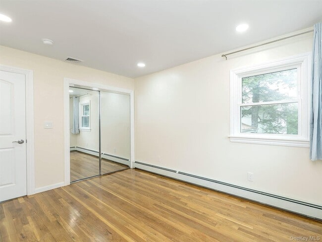 Building Photo - 57 Sandy Hollow Rd