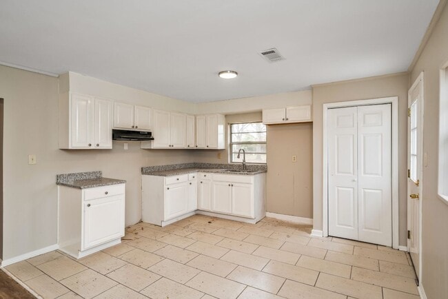 Building Photo - Renovated 4-Bed Home in Pleasant Grove!