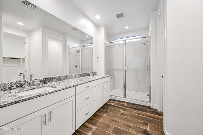Building Photo - 7574 W Jackrabbit Ln
