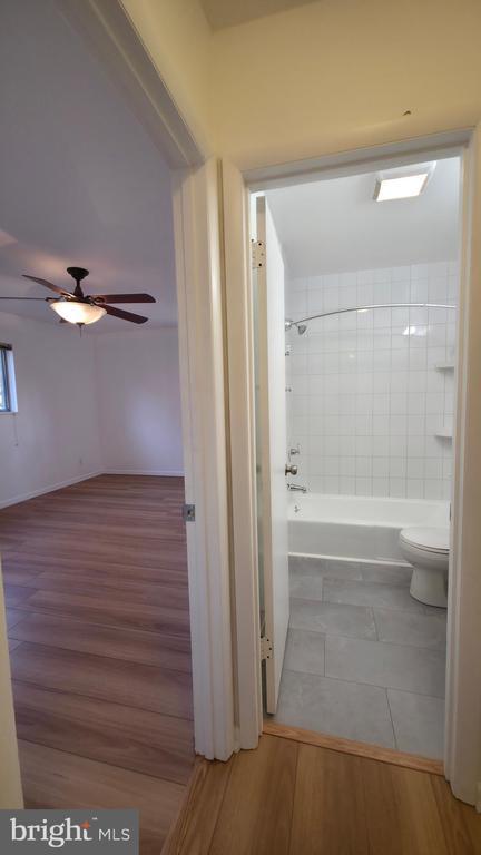 Building Photo - 10636 Montrose Ave