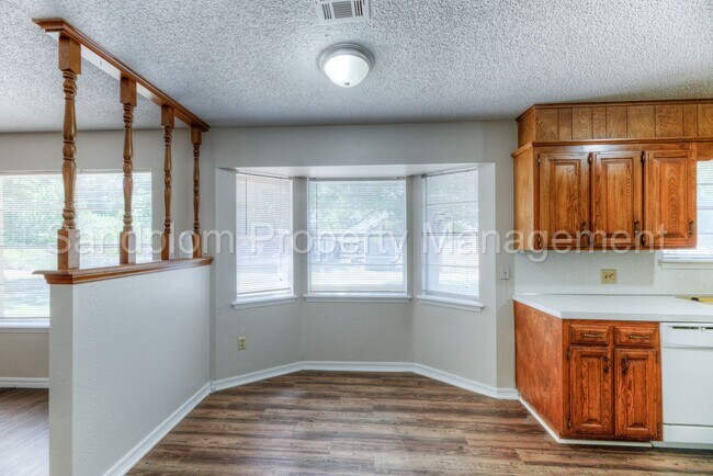 Building Photo - For Lease | Sand Springs | Available Now!