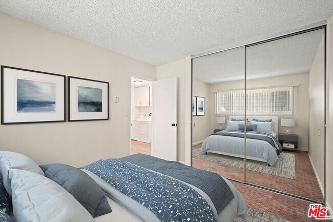 Building Photo - 18000 Coastline Dr