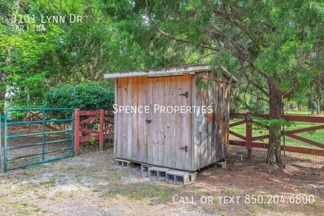 Building Photo - 3101 Lynn Dr