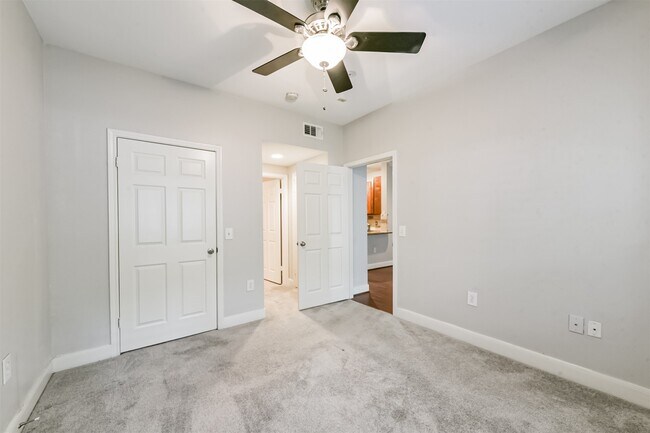 Building Photo - 3231 Allen Pkwy