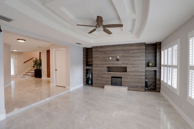 Building Photo - 633 Spring Oaks Blvd