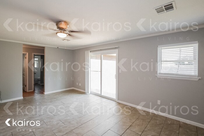 Building Photo - 204 NE 19th St