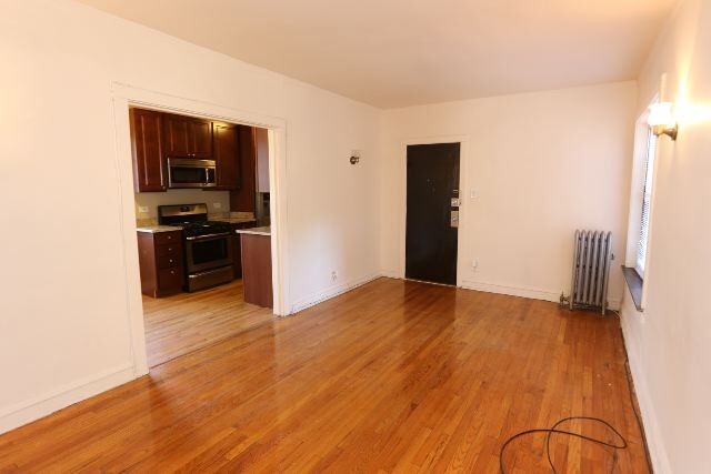 Building Photo - 2208 W Ainslie