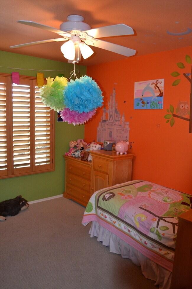 Building Photo - Bright & Spacious 3-Bedroom Tucson Rental ...