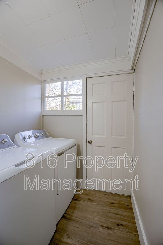 Building Photo - 3935 Agnes Ave