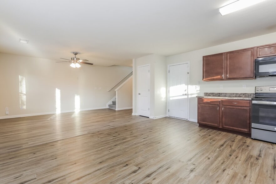 Building Photo - 12026 Quail Dr