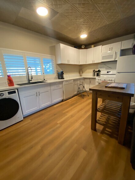 Building Photo - 2205 Bridlewood Dr