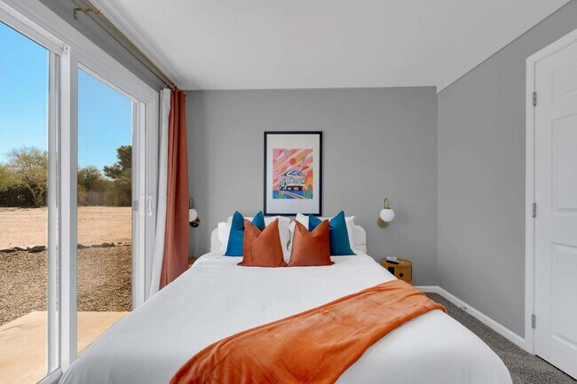 Building Photo - 6240 E River Rd