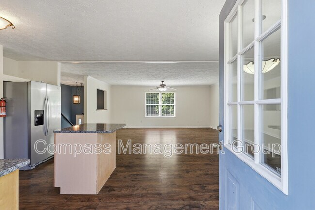 Building Photo - 1690 River Bend Rd