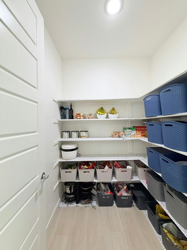 Building Photo - 5396 High Vly Ln