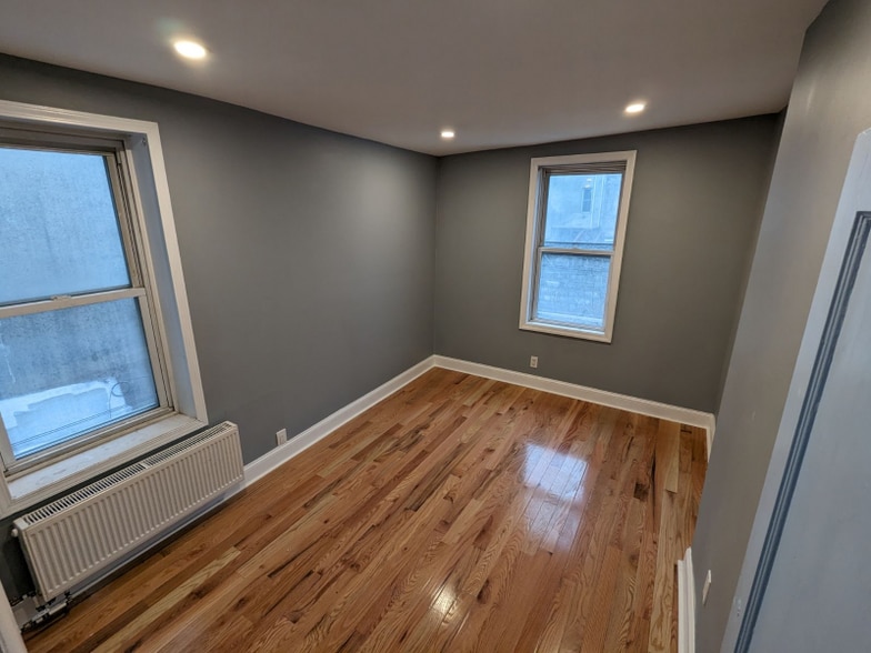 Building Photo - 807 Alter St