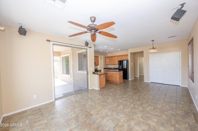 Building Photo - 2023 W Shackleton Dr