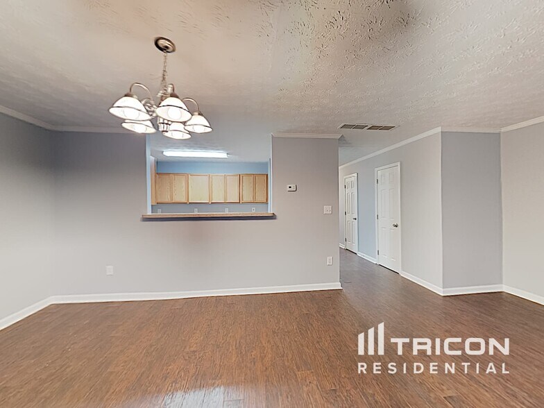 Building Photo - 6692 Villa Ct