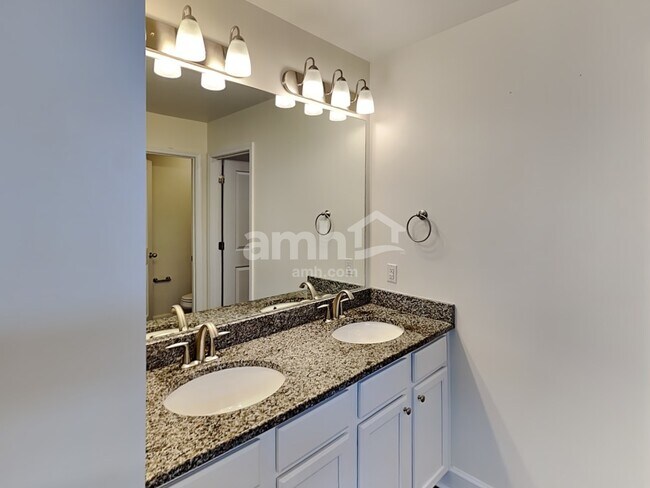 Building Photo - 5079 Trailwater Dr