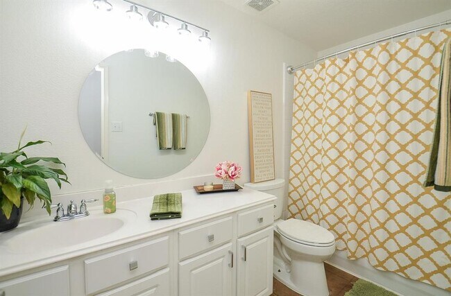 Building Photo - 17722 Meadow Crossing Ln