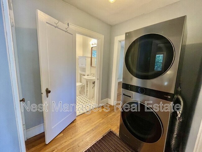 Building Photo - 2532 McNeill Cir