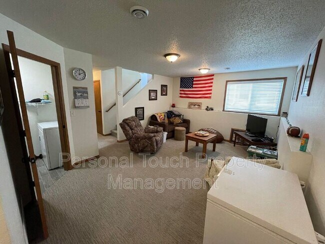 Building Photo - 2580 5th St W