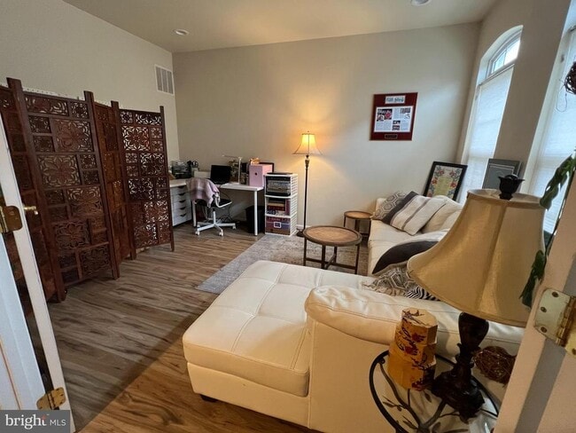 Building Photo - 7039 Little Thames Drive