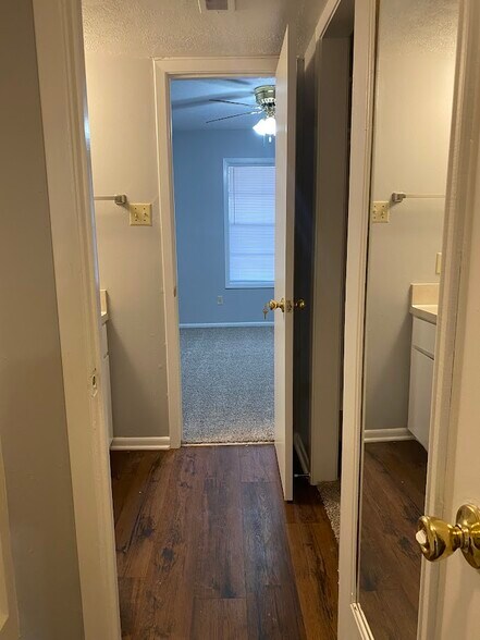 Building Photo - 2403 Bandera Dr
