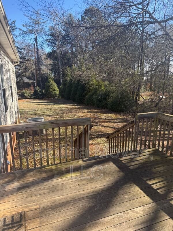 Building Photo - 105 Bismark Dr